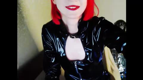 Snapshot of xxx_goddes_xxx chatting on 12-22-24, 08:25 Andariel online show from 12-22-24, 08:25