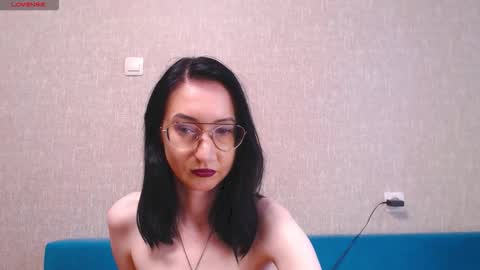 Snapshot of xxx_goddes_xxx chatting on 09-26-25, 11:47 Andariel online show from 09-26-25, 11:47