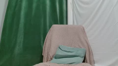 Snapshot of xxxlola_ chatting on 05-16-26, 10:41 Lola online show from 05-16-26, 10:41