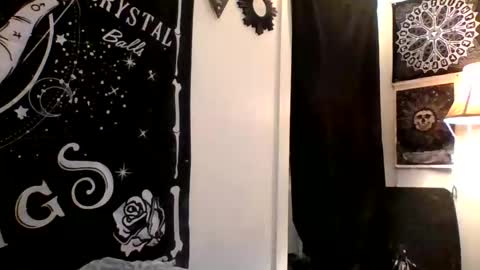 Misti online show from 11-26-25, 10:22