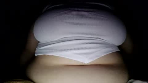 Snapshot of xxxmooui chatting on 04-11-26, 03:44 Elle online show from 04-11-26, 03:44