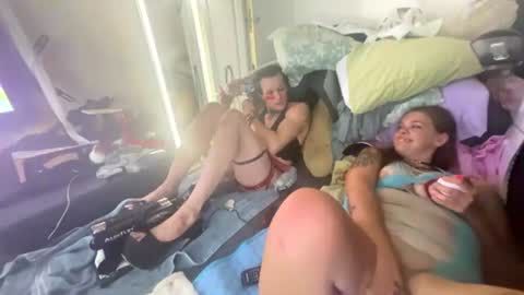 Snapshot of xxxnameless1xxx chatting on 07-15-26, 10:53 xxxnameless1xxx online show from 07-15-26, 10:53