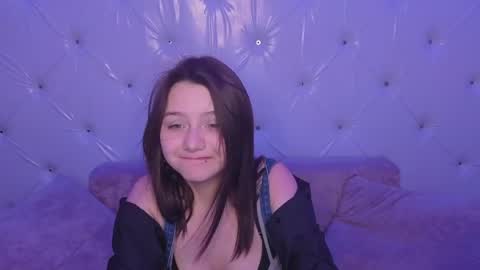 Snapshot of xxxnaughtyfoxxx chatting on 04-28-26, 05:18 foxy online show from 04-28-26, 05:18