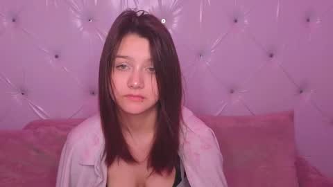Snapshot of xxxnaughtyfoxxx chatting on 05-06-26, 06:46 foxy online show from 05-06-26, 06:46