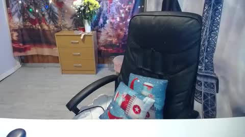 Snapshot of xxxnewlywedsxxx chatting on 12-01-25, 01:05 Lana online show from 12-01-25, 01:05