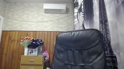 Snapshot of xxxnewlywedsxxx chatting on 02-20-26, 06:41 Lana online show from 02-20-26, 06:41