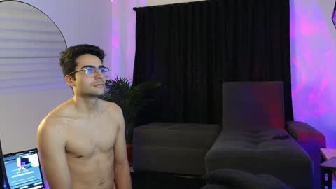 Snapshot of xxxvandersexxx chatting on 12-07-24, 11:07 July and Fer online show from 12-07-24, 11:07