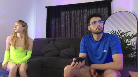 Snapshot of xxxvandersexxx chatting on 02-04-25, 05:45 July and Fer online show from 02-04-25, 05:45