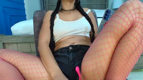 Lil Luna online show from 02-04-25, 10:24