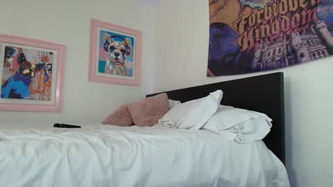 Lil Luna online show from 10-07-25, 11:57