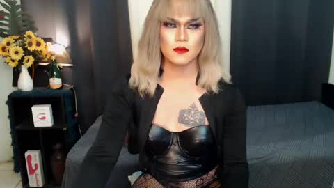 QueenMarina online show from 12-17-24, 10:43