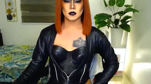 Snapshot of xyournightmarequeenx chatting on 05-31-26, 10:11 QueenMarina online show from 05-31-26, 10:11