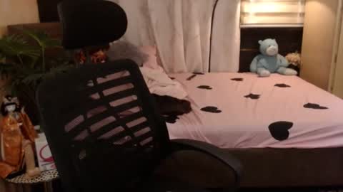 Angela online show from 02-05-25, 06:46