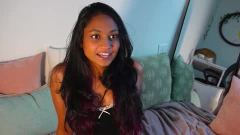 Snapshot of xzaramx chatting on 11-22-25, 05:01 Zara online show from 11-22-25, 05:01