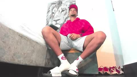 Snapshot of y0ung_master_ chatting on 11-21-25, 03:05 Sr. Y0ung Master online show from 11-21-25, 03:05