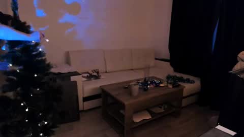 Snapshot of y0ursteve chatting on 12-17-25, 11:05 y0ursteve online show from 12-17-25, 11:05