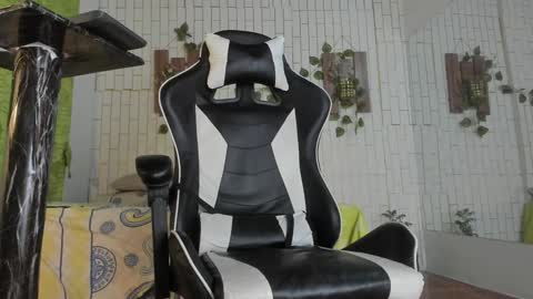 yacksson_lawrence online show from 12-13-24, 06:42