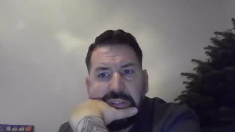 Snapshot of yakijoe chatting on 12-14-25, 10:58 yakijoe online show from 12-14-25, 10:58