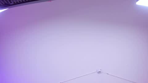 Snapshot of yalezka_ chatting on 05-16-26, 10:36 Yalezka online show from 05-16-26, 10:36