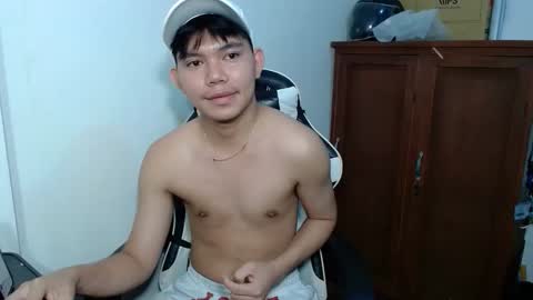 Snapshot of yamati21 chatting on 12-21-25, 11:34 Eian online show from 12-21-25, 11:34