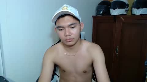 Snapshot of yamati21 chatting on 12-23-25, 09:40 Eian online show from 12-23-25, 09:40