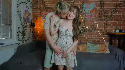 Snapshot of yami_yami_yami chatting on 09-13-25, 01:55 Mia and Andry online show from 09-13-25, 01:55