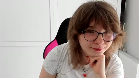 Snapshot of yamihoshii chatting on 06-17-26, 06:05 Sofia online show from 06-17-26, 06:05