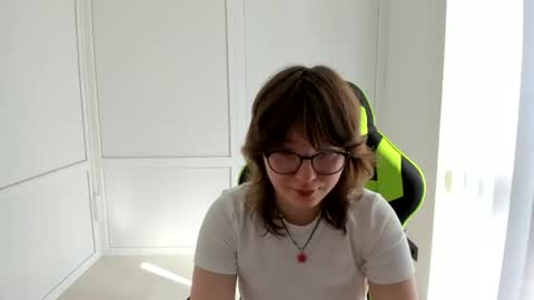 Snapshot of yamihoshii chatting on 06-23-26, 06:33 Sofia online show from 06-23-26, 06:33