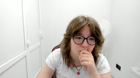 Snapshot of yamihoshii chatting on 07-21-26, 06:49 Sofia online show from 07-21-26, 06:49