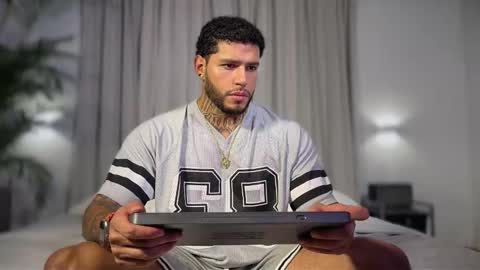 yamp sambrano online show from 10-16-25, 04:02