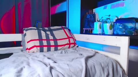 Yan online show from 12-19-24, 06:45