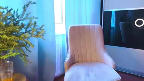 Yan online show from 02-24-25, 12:16