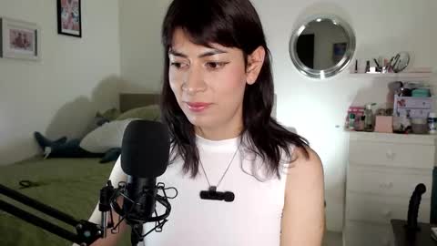 Snapshot of yana_secretroom chatting on 11-10-25, 12:42 Yana online show from 11-10-25, 12:42