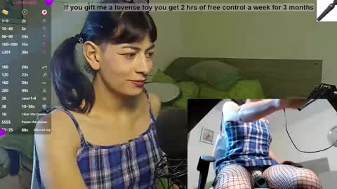 Snapshot of yana_secretroom chatting on 11-13-25, 11:36 Yana online show from 11-13-25, 11:36