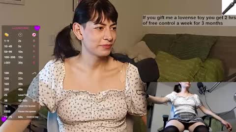 Snapshot of yana_secretroom chatting on 11-24-25, 12:32 Yana online show from 11-24-25, 12:32