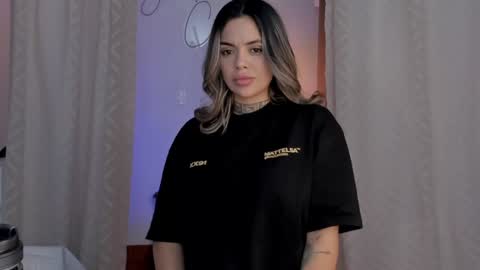 YANDRA CELIS online show from 01-14-25, 04:36