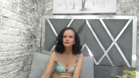 yanetrose online show from 11-02-25, 03:42