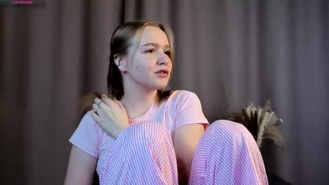 Snapshot of yangsperanza chatting on 10-08-25, 01:09 Kate online show from 10-08-25, 01:09