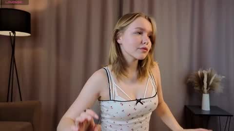 Snapshot of yangsperanza chatting on 10-19-25, 03:01 Kate online show from 10-19-25, 03:01