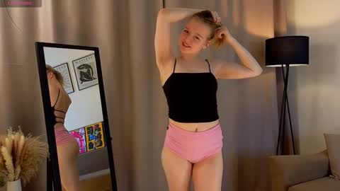 Snapshot of yangsperanza chatting on 11-22-25, 02:16 Kate online show from 11-22-25, 02:16