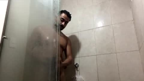 Snapshot of yanose117 chatting on 02-17-26, 01:13 Jony online show from 02-17-26, 01:13