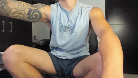 Snapshot of yanpaul83 chatting on 09-30-25, 08:47 yanpaul83 online show from 09-30-25, 08:47