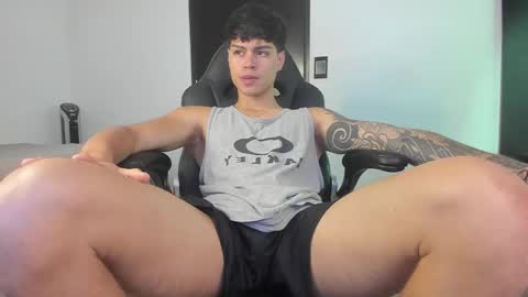 Snapshot of yanpaul83 chatting on 10-18-25, 03:24 yanpaul83 online show from 10-18-25, 03:24