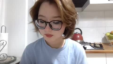 Lily online show from 10-07-25, 04:15