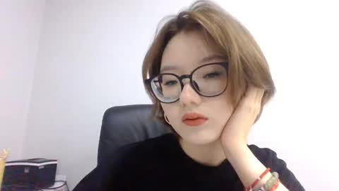 Lily online show from 10-20-25, 07:53