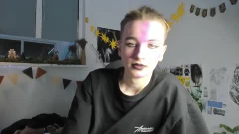 Snapshot of yaposha chatting on 12-15-24, 11:31 yaposha online show from 12-15-24, 11:31