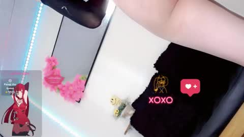 Snapshot of yara_atwan chatting on 12-22-25, 11:40 Yara online show from 12-22-25, 11:40