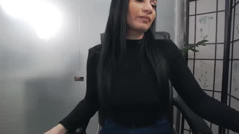 Yara online show from 04-21-26, 03:02