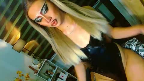 Snapshot of yasii19 chatting on 05-11-26, 05:21 miss yasii online show from 05-11-26, 05:21