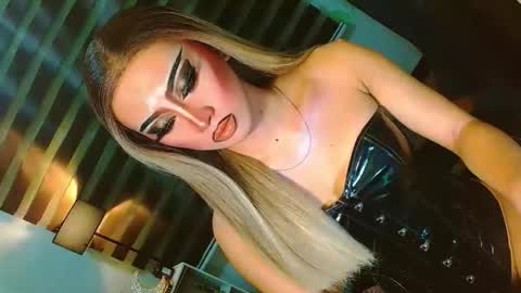 Snapshot of yasii19 chatting on 06-11-26, 01:53 miss yasii online show from 06-11-26, 01:53